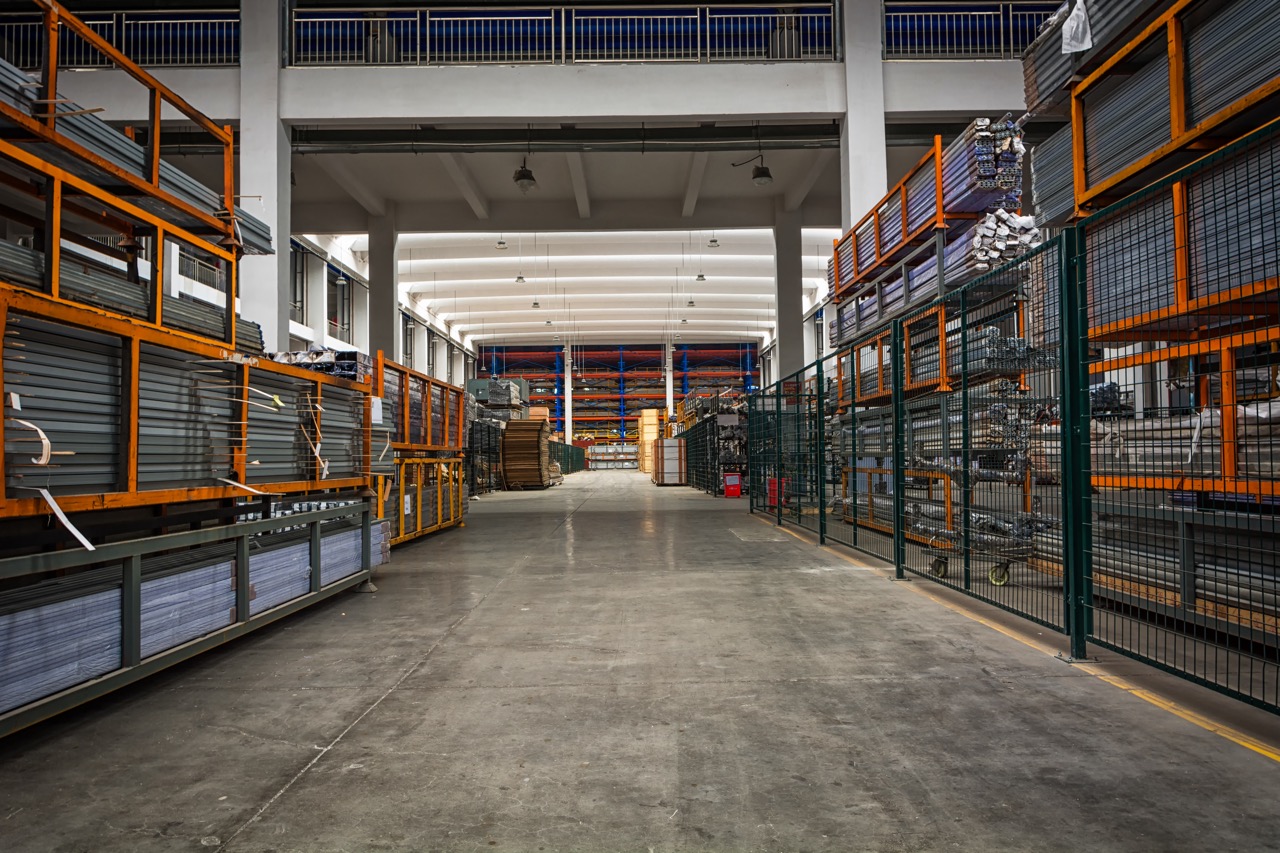 Przestrzeń magazynowa z ogrzewaniem podłogowym